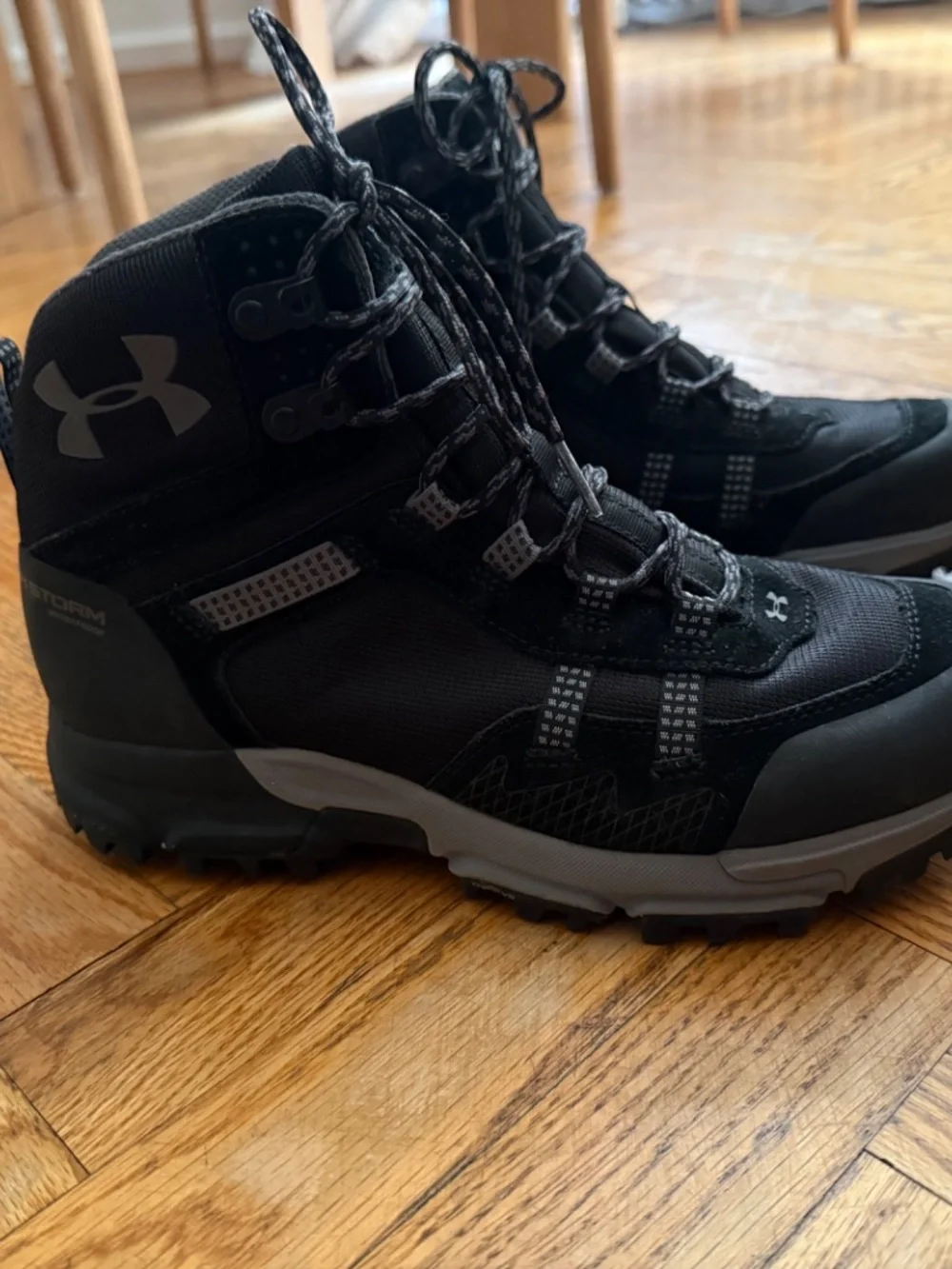 Under Armour Women’s Hiking Boots Waterproof Black Size 9.5